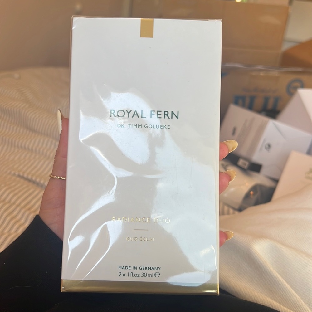 Royal Fern
Radiance Duo 2-Piece Skin Care Set